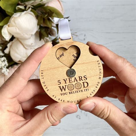 fifth wedding anniversary gift